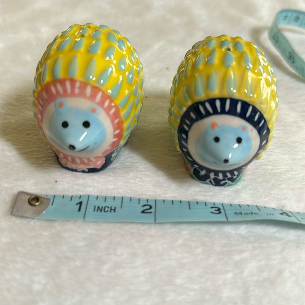 Anthropologie hedgehog salt n pepper shakers